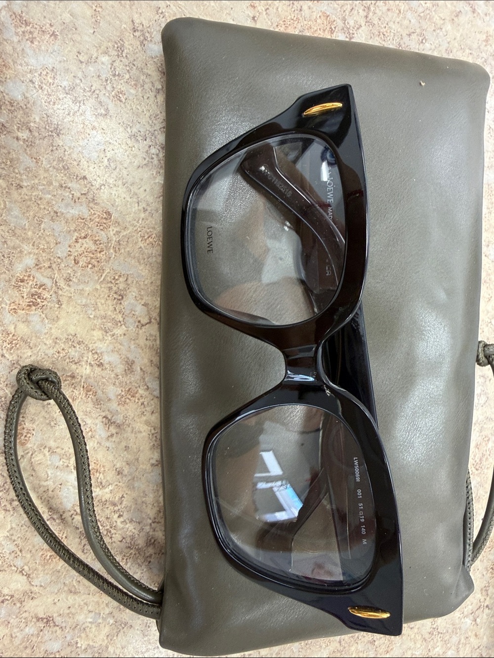 Loewe Glossy Black Oversized Cat-Eye Sunglasses with Gold Accents lw 500691
